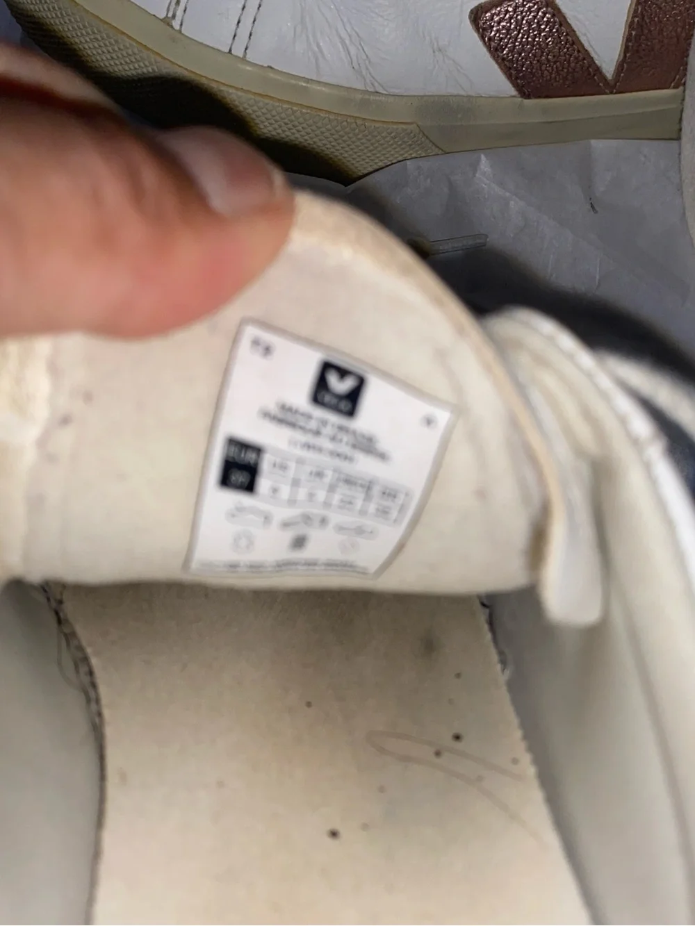 Veja White Leather Sneakers with Rose Metallic V size 6